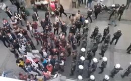 İzmir’de yürümek isteyen kümeye polis müdahale etti!