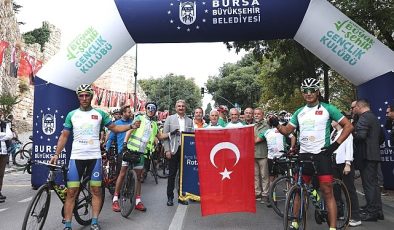 “Tophane-Nilüfer-Mudanya Bisiklet Turu”yla yeşile pedalladılar